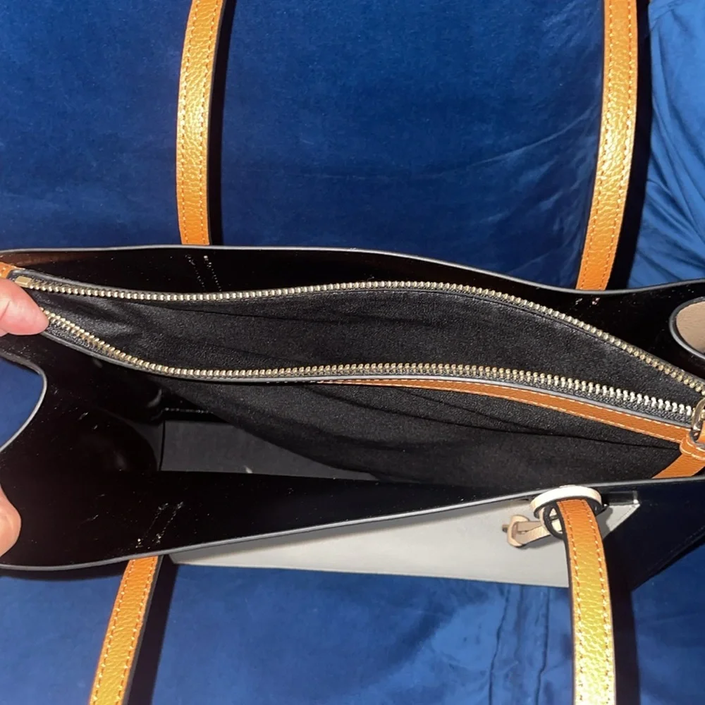 Marc Jacobs large purse - Picture 4 of 7